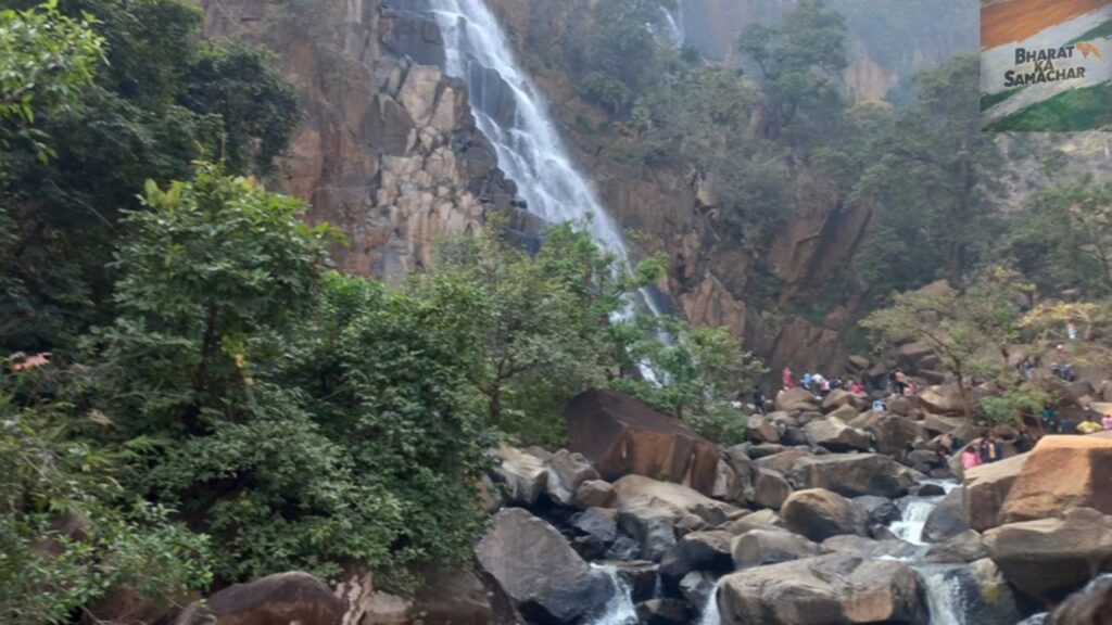 Latehar's amazing waterfalls and mountains