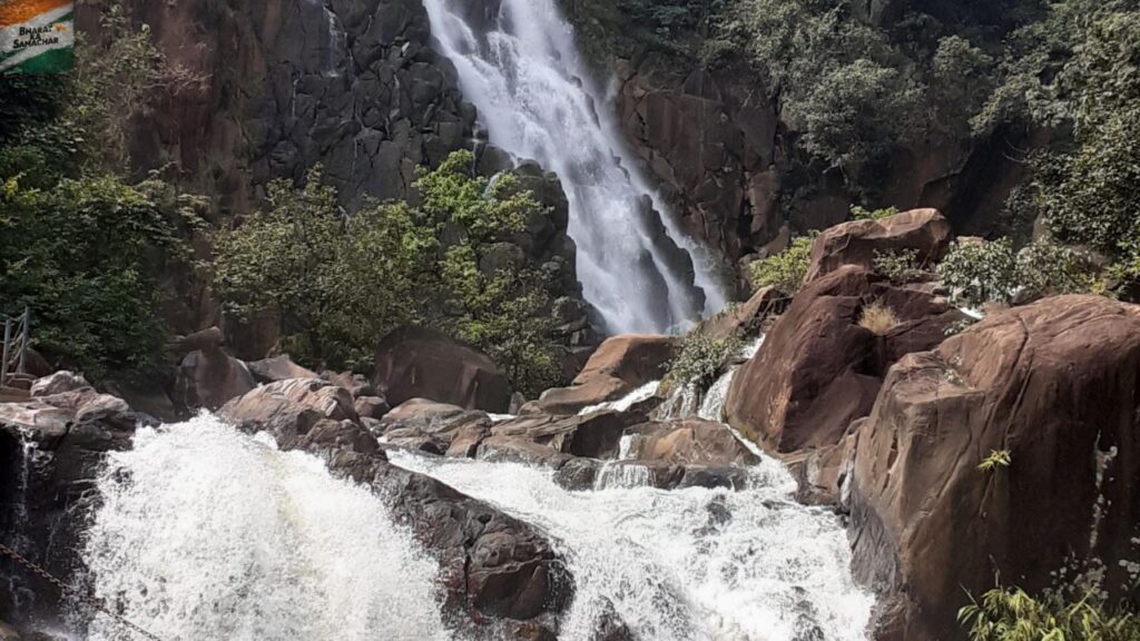 Latehar's amazing waterfalls and mountains