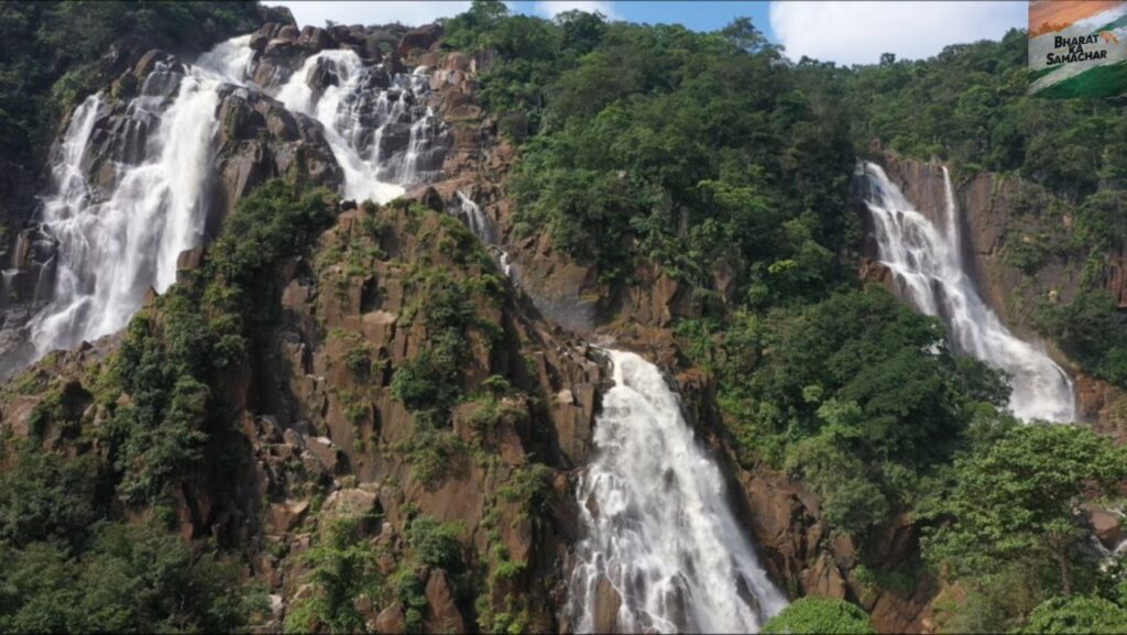 Latehar's amazing waterfalls and mountains